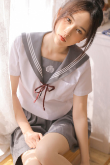 老汉上下耸动女警花